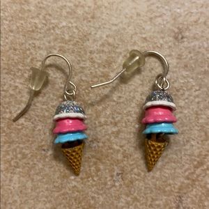 Ice cream dangling earnings